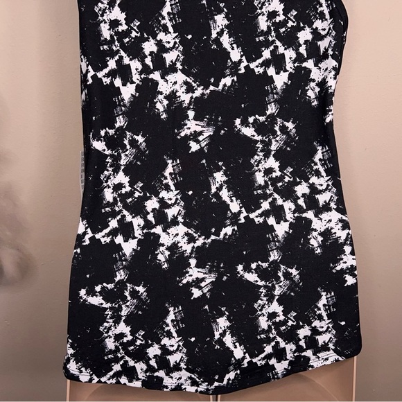 NEW XXXL LULAROE BLACK WHITE TANK TOP SLEEVELESS STRETCH ABSTRACT PRINT - Picture 9 of 14